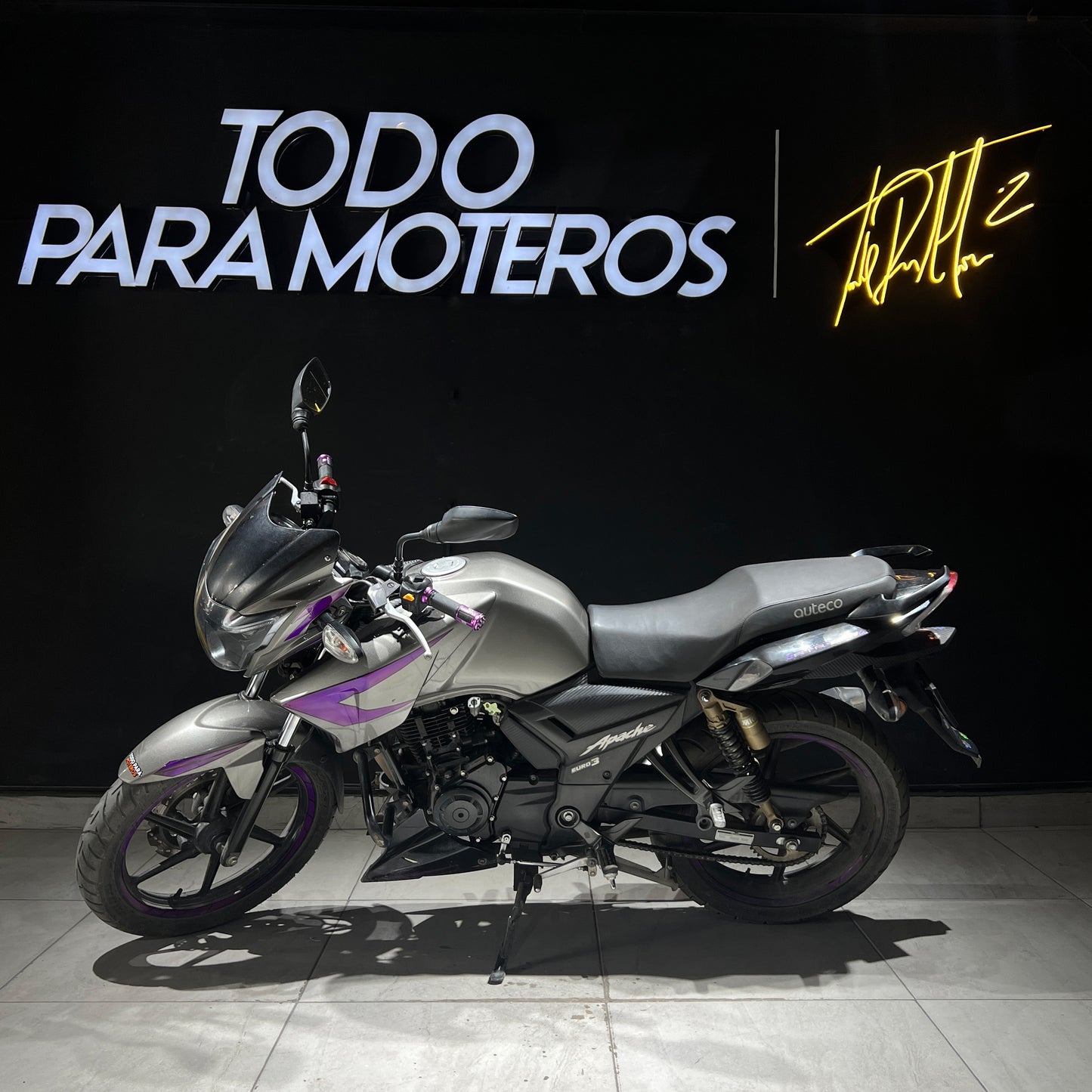 TVS APACHE RTR 160 2V 2023
