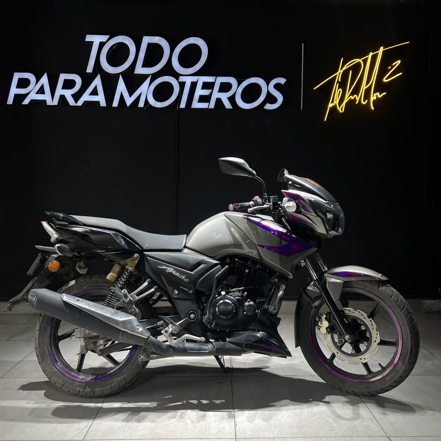 TVS APACHE RTR 160 2V 2023