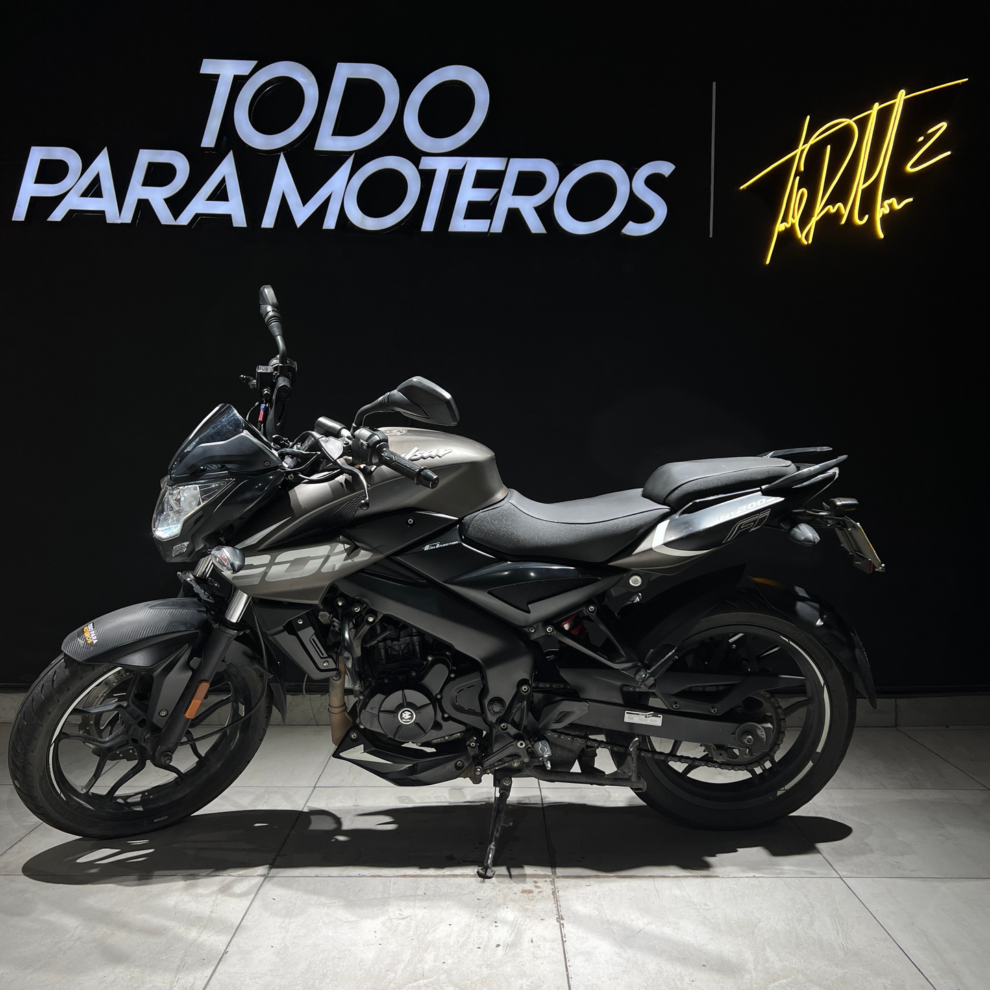 BAJAJ PULSAR NS 200 FI 2024