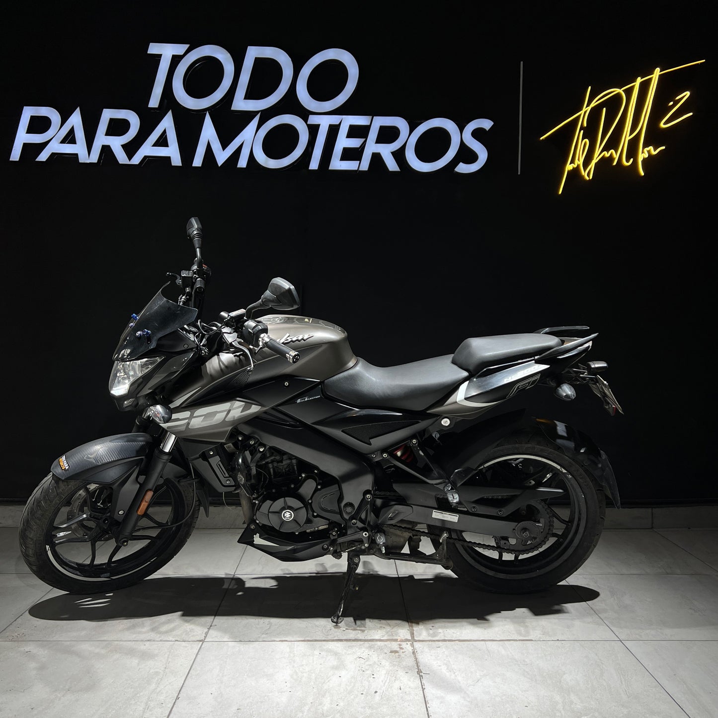 BAJAJ PULSAR NS 200 FI 2023