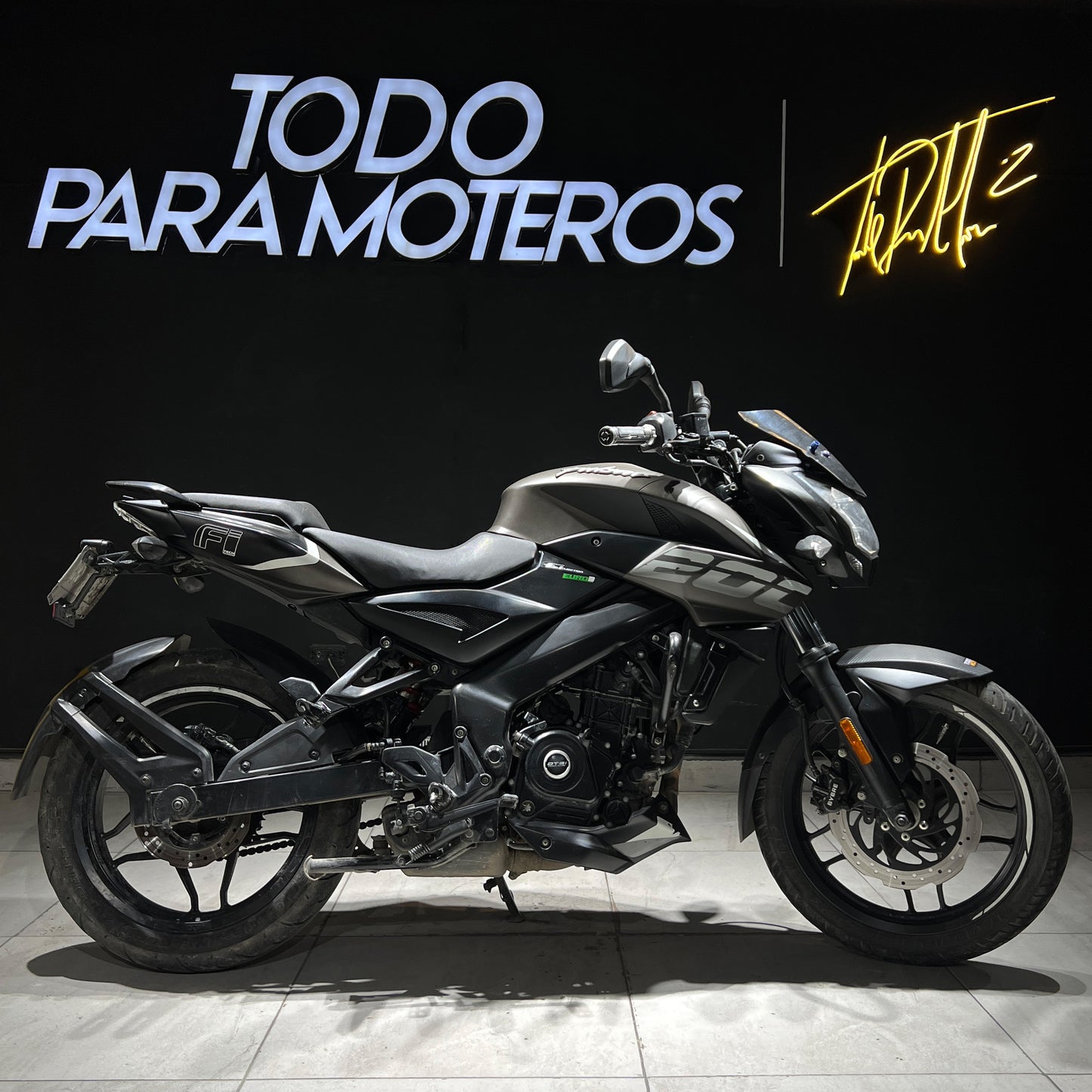 BAJAJ PULSAR NS 200 FI 2023