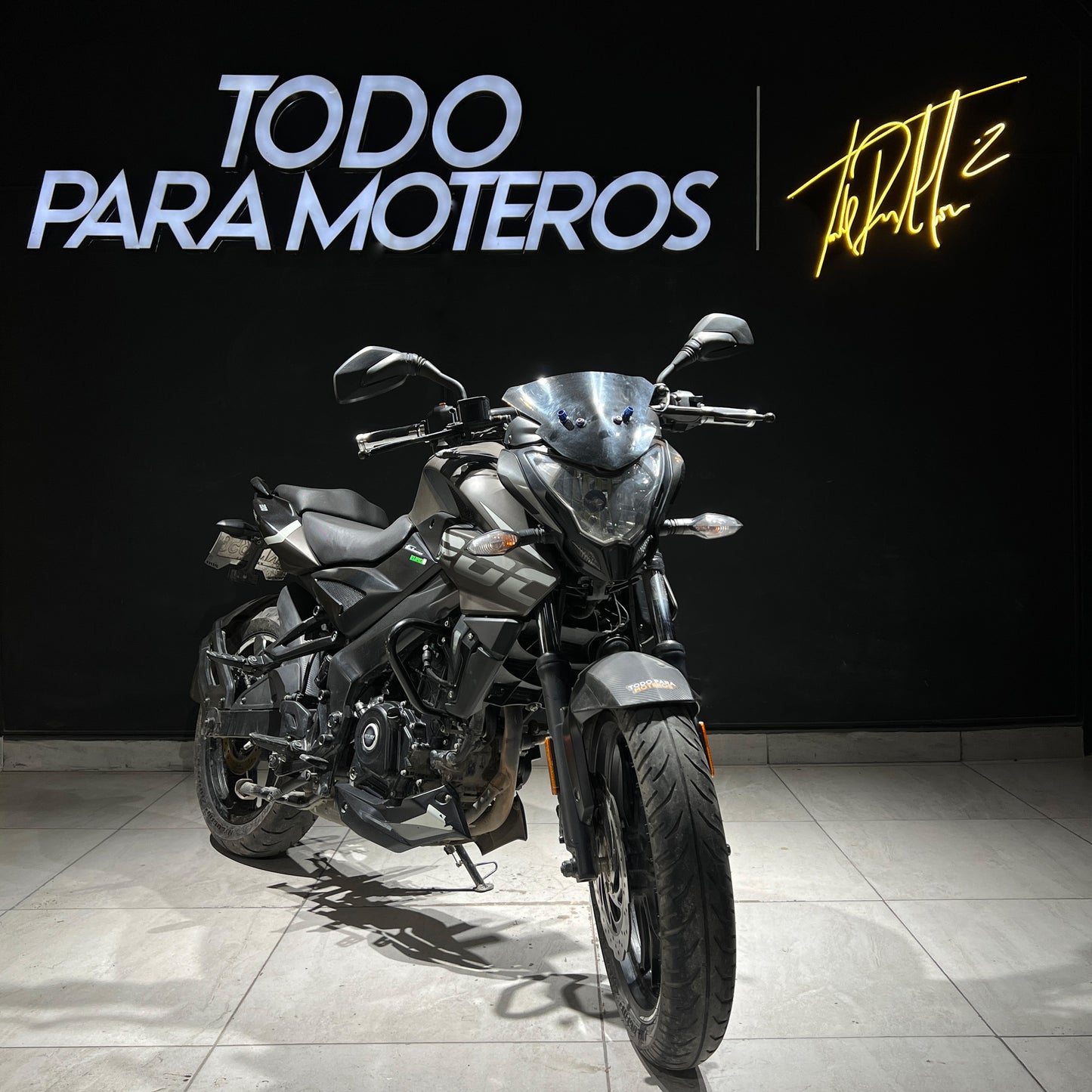 BAJAJ PULSAR NS 200 FI 2023
