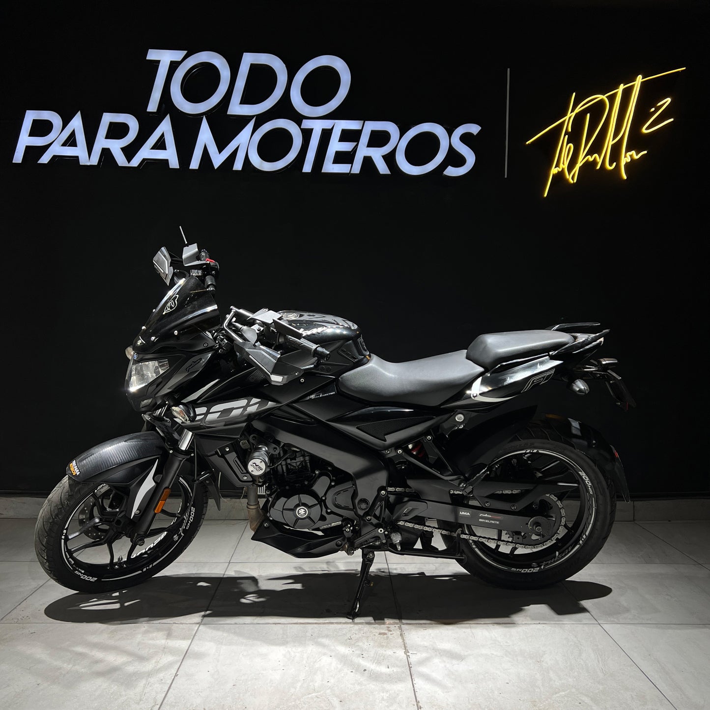 BAJAJ PULSAR NS 200 FI 2023