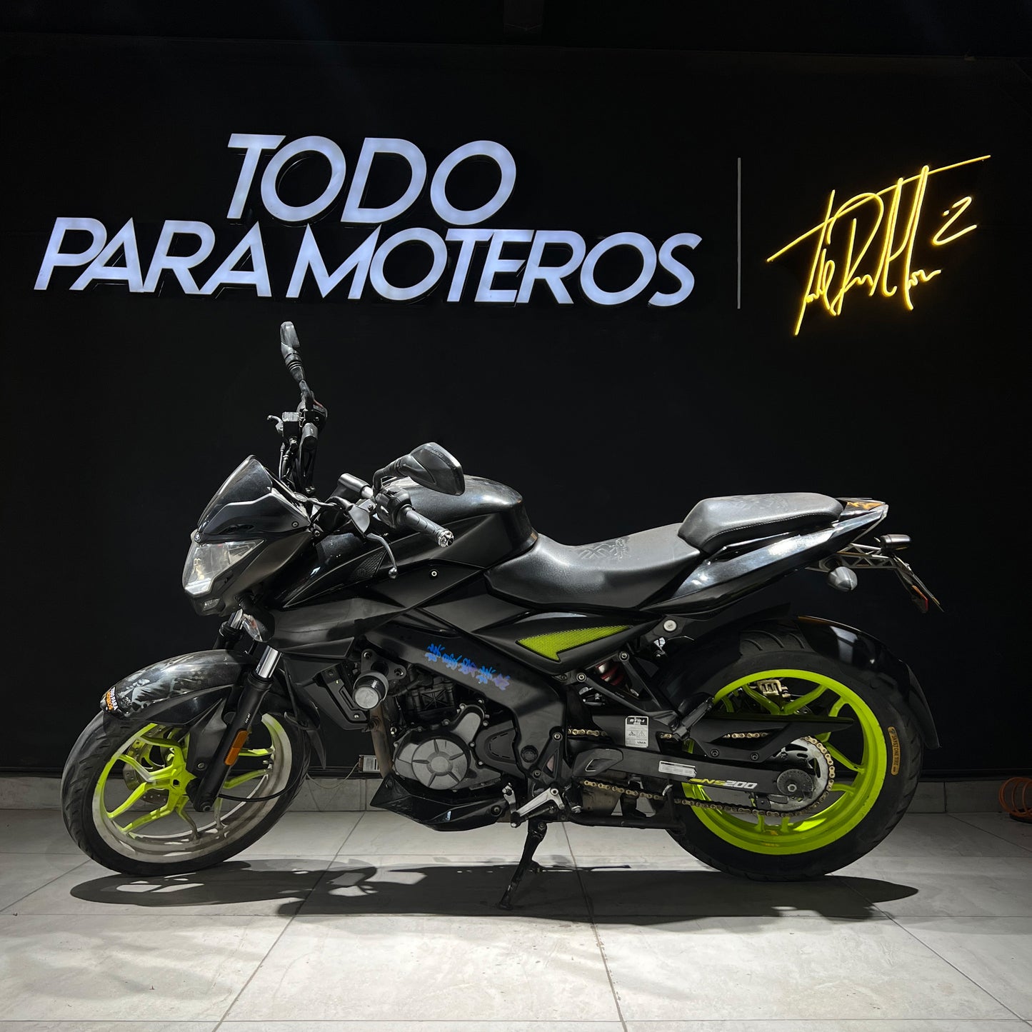 BAJAJ PULSAR NS 200 FI 2022