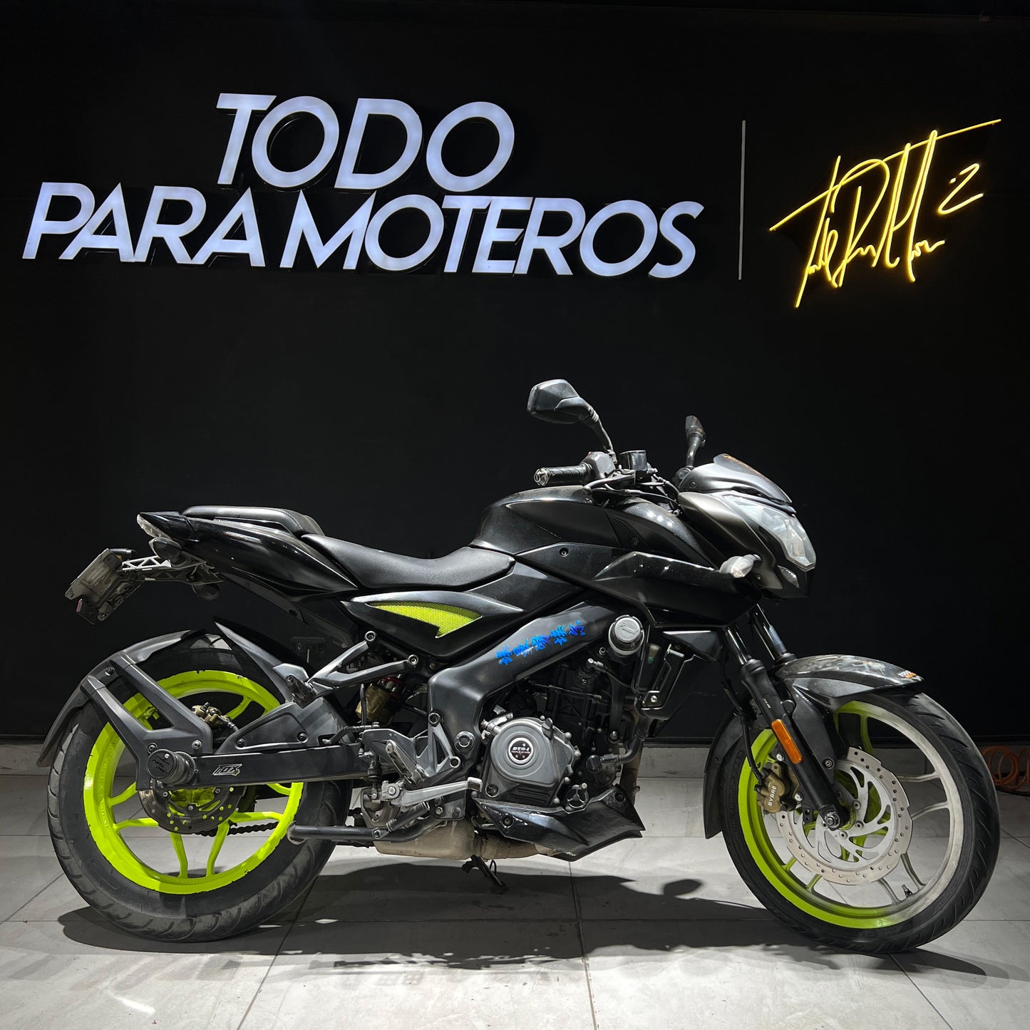 BAJAJ PULSAR NS 200 FI 2022