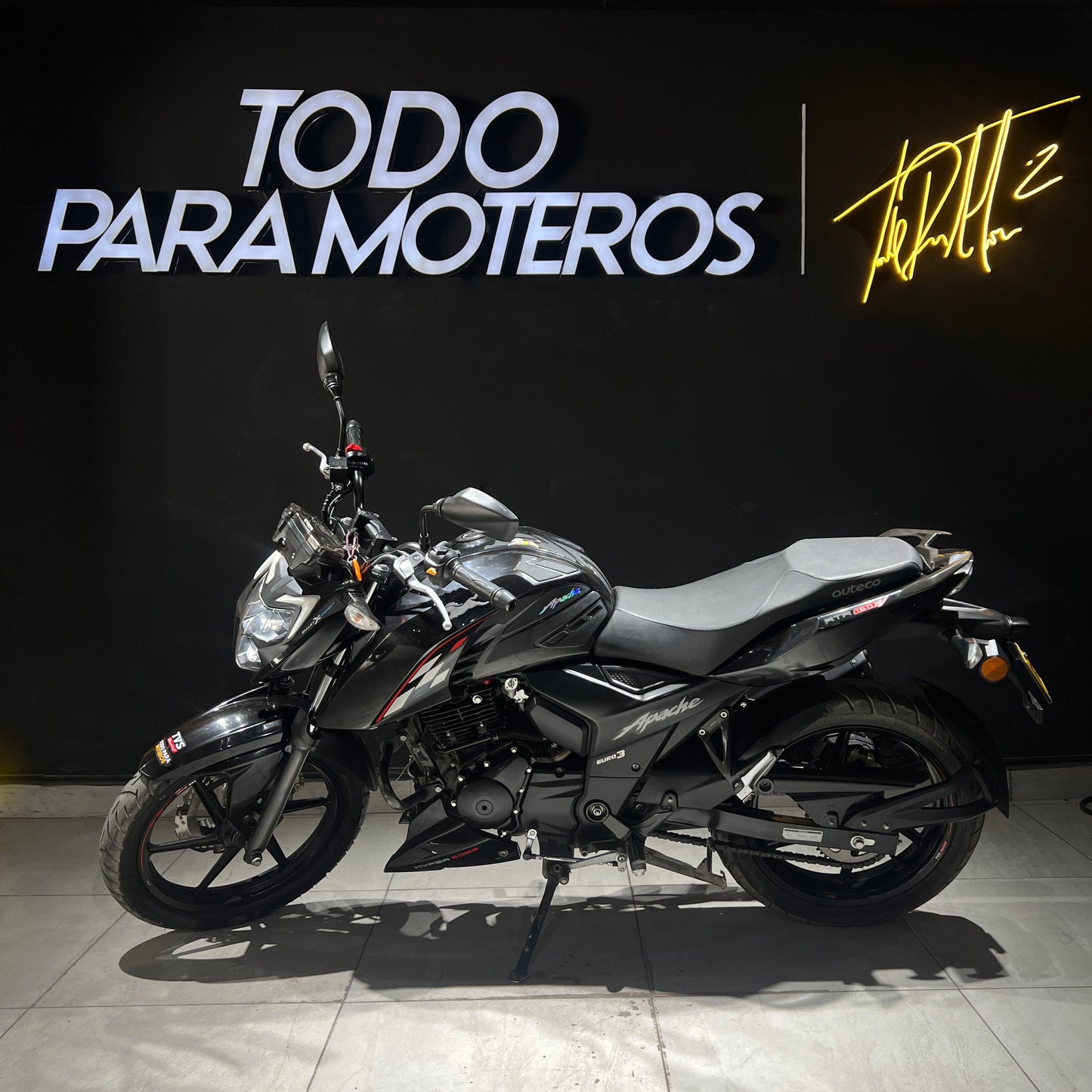 TVS APACHE RTR 160 4V XCONNECT 2024