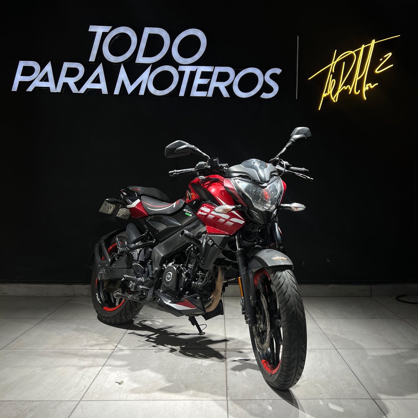BAJAJ PULSAR NS 200 FI 2023