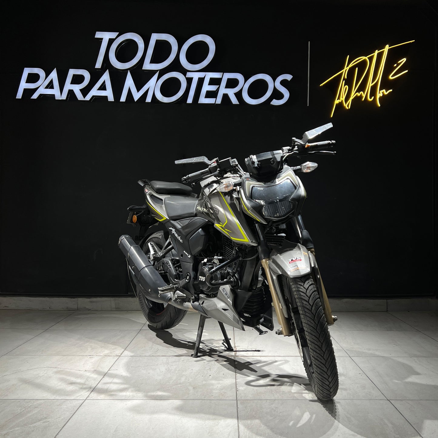TVS APACHE RTR 200 4V XCONNECT 2023