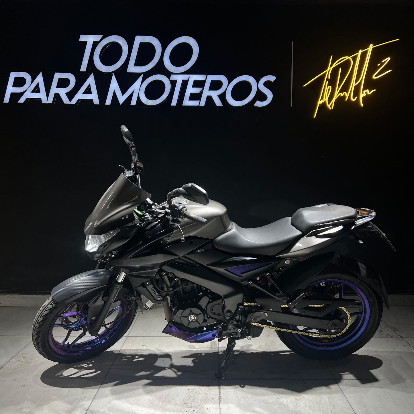 BAJAJ PULSAR NS 200 FI 2023