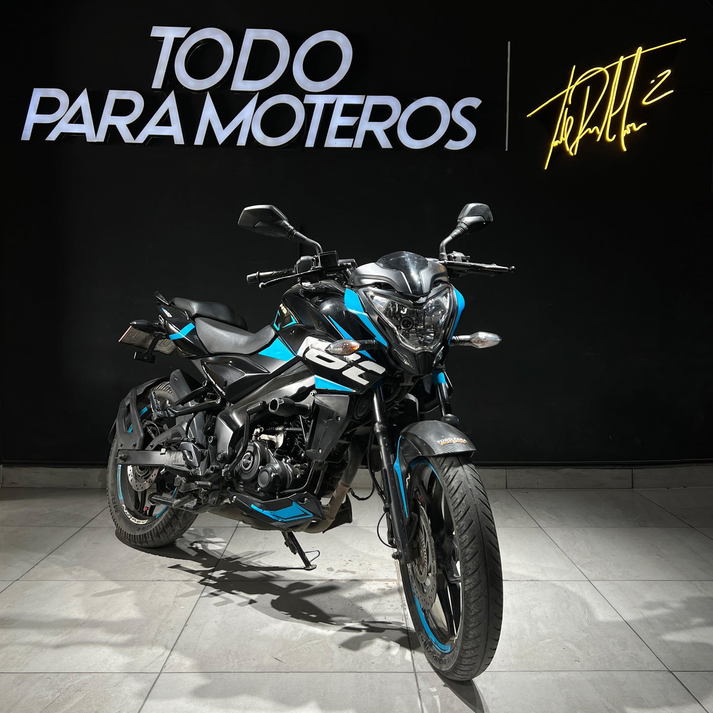 BAJAJ PULSAR NS 160 FI ABS 2023
