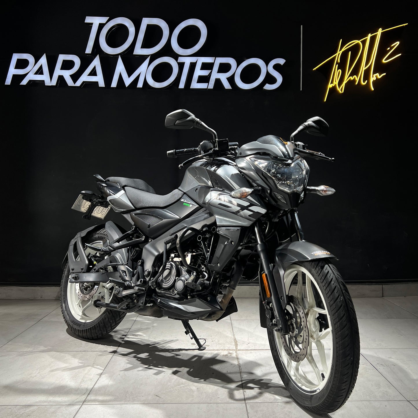 BAJAJ PULSAR NS160 FI 2022