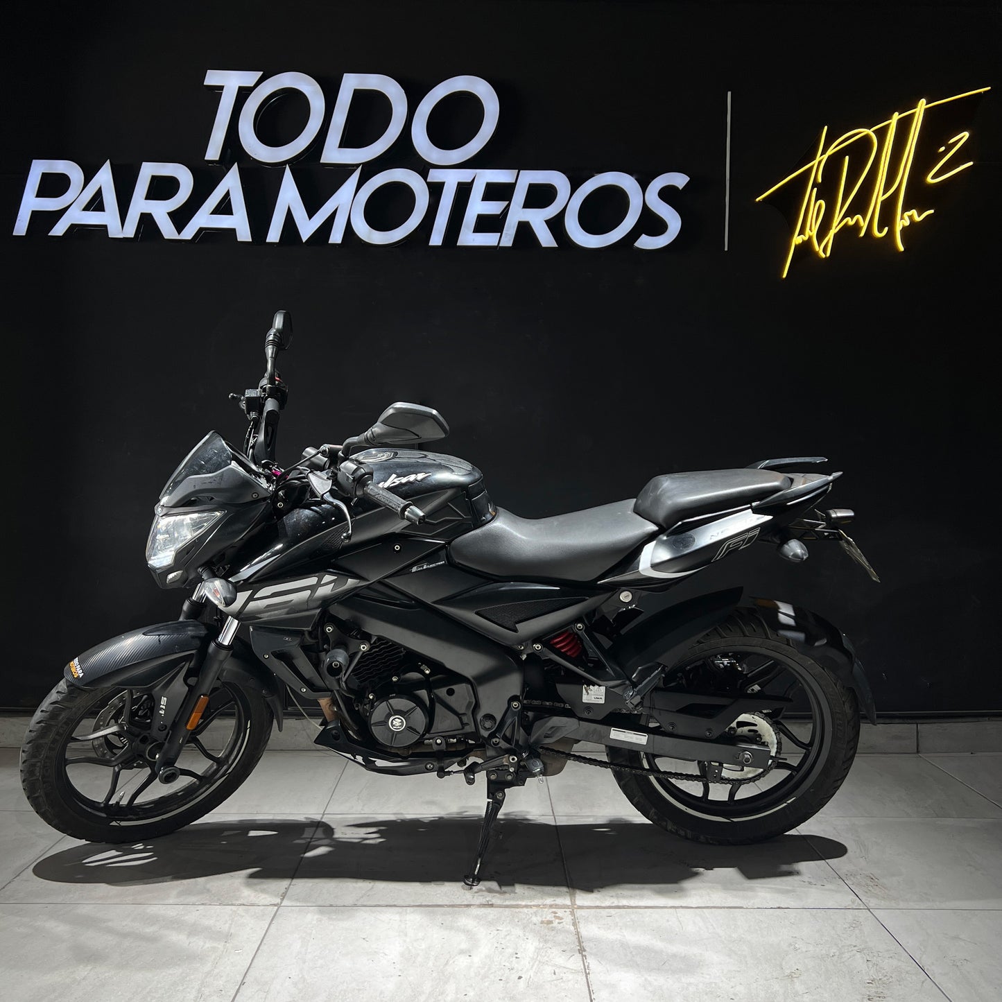 BAJAJ PULSAR NS 160 FI ABS 2023