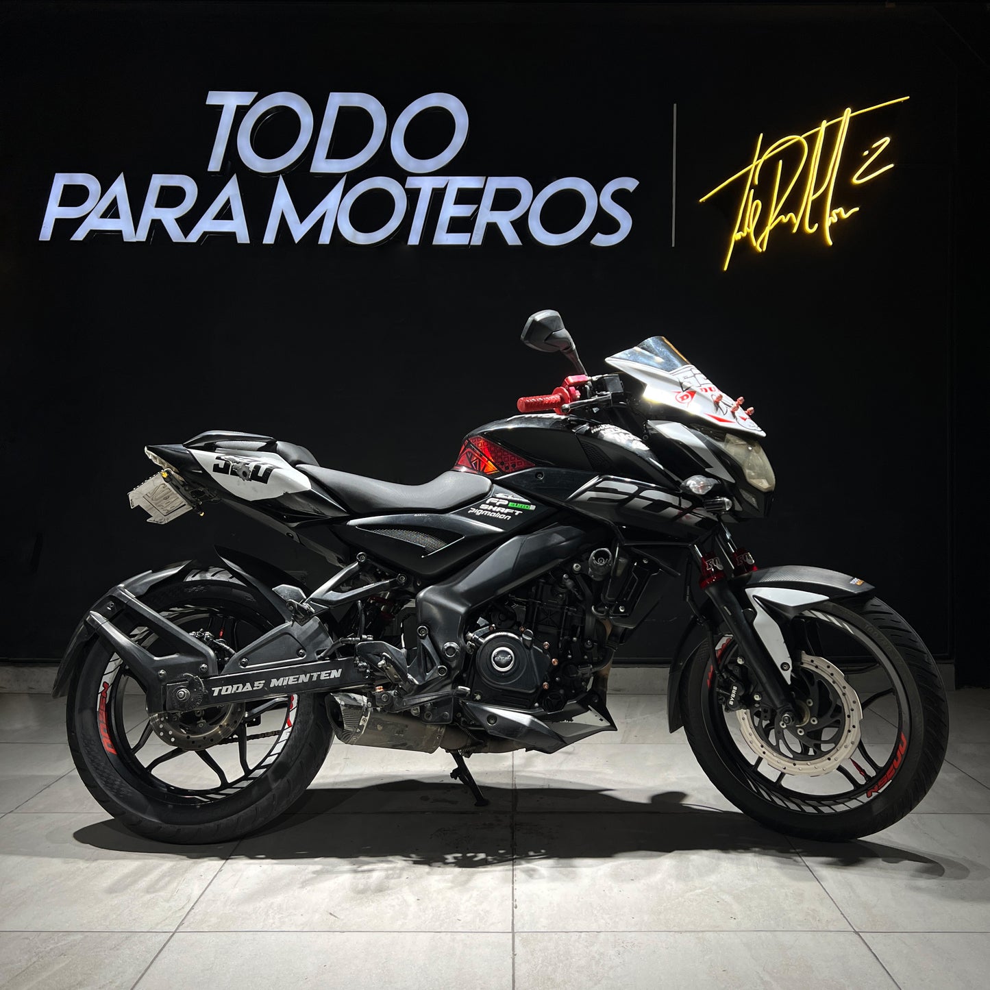 BAJAJ PULSAR NS 200 FI 2023