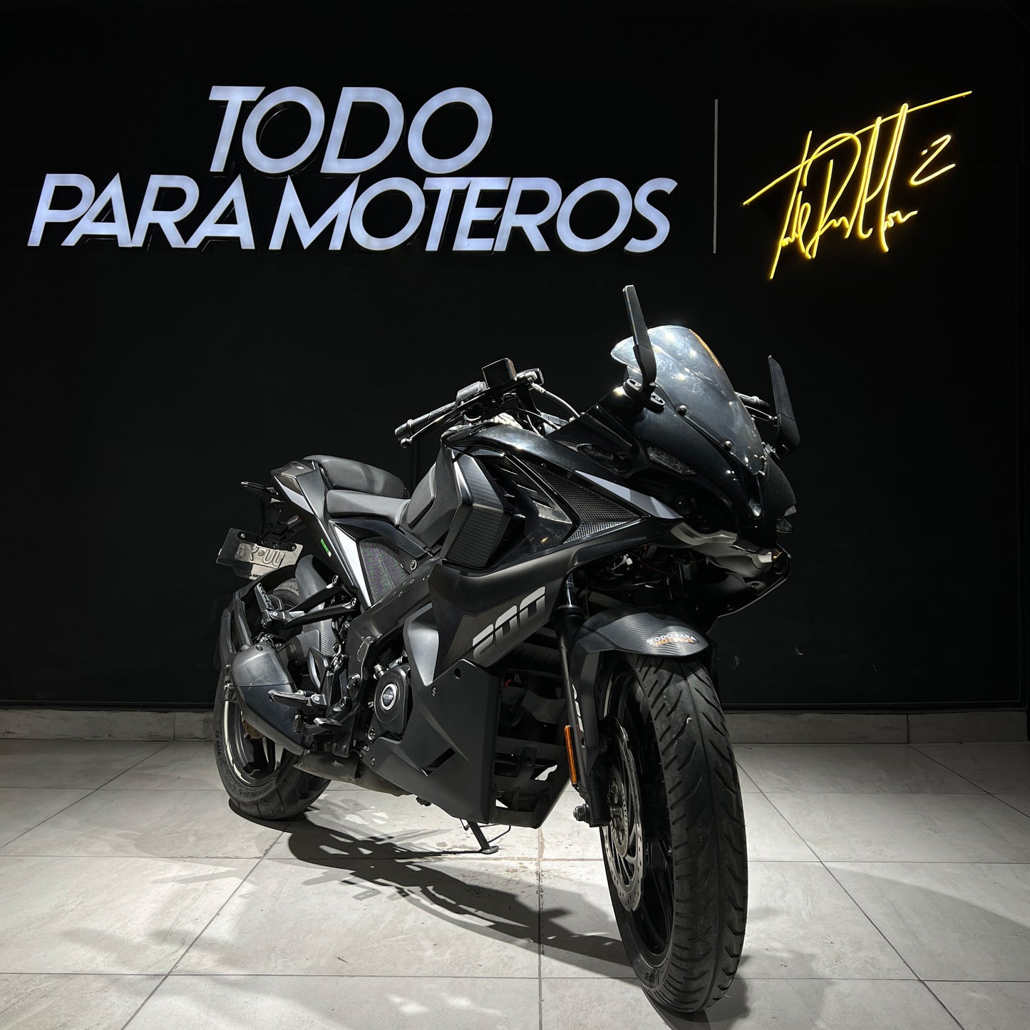 BAJAJ PULSAR RS 200 ABS 2023