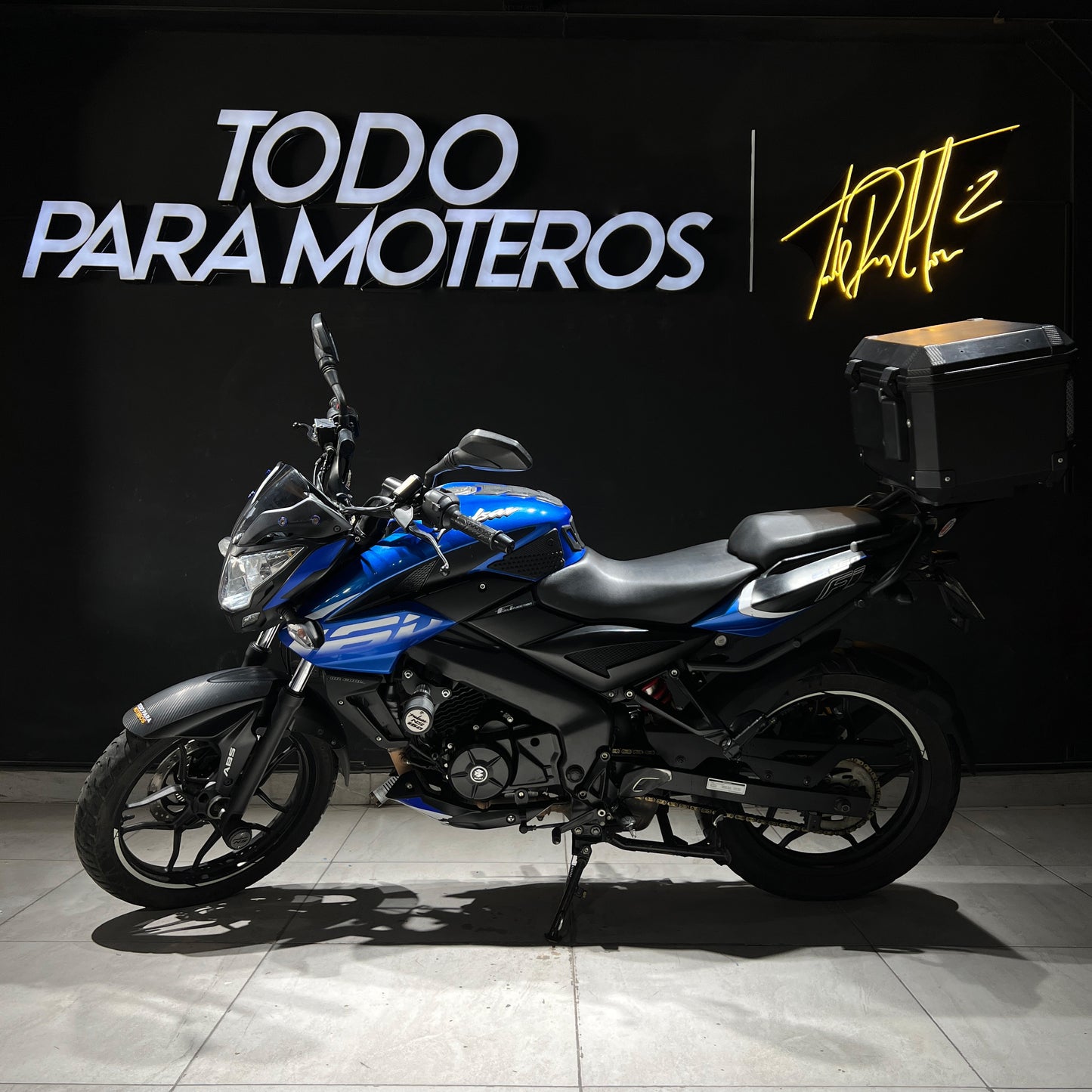 BAJAJ PULSAR NS 160 FI ABS 2023