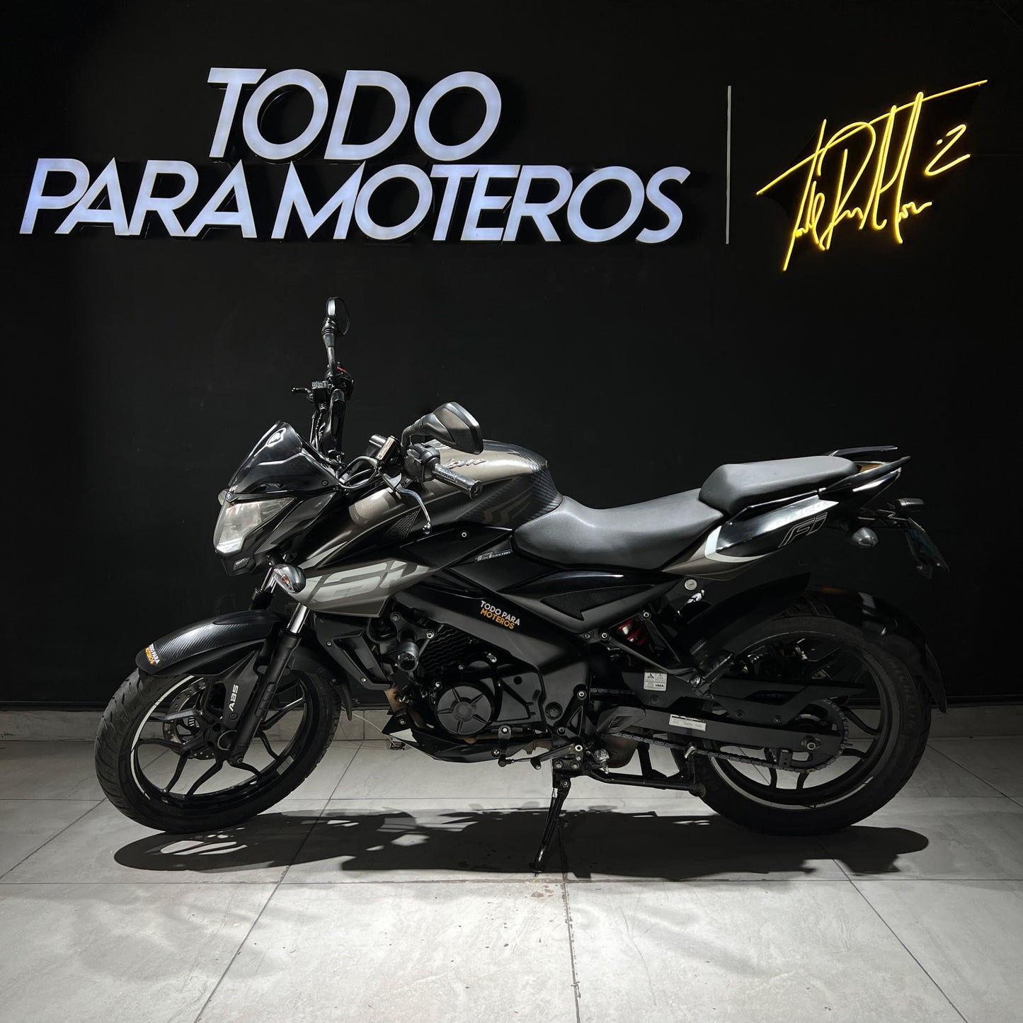 BAJAJ PULSAR NS 160 FI ABS 2023