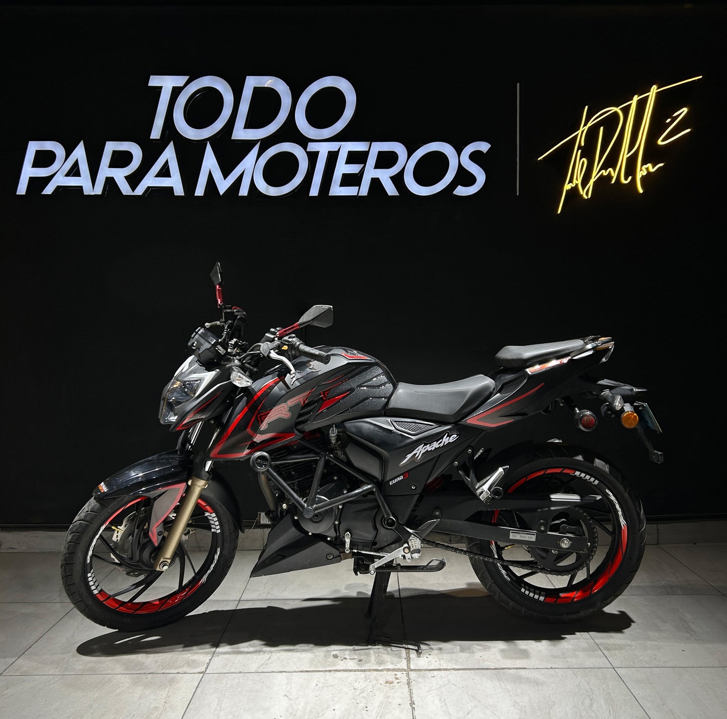 TVS APACHE RTR 200 4V XCONNECT 2023