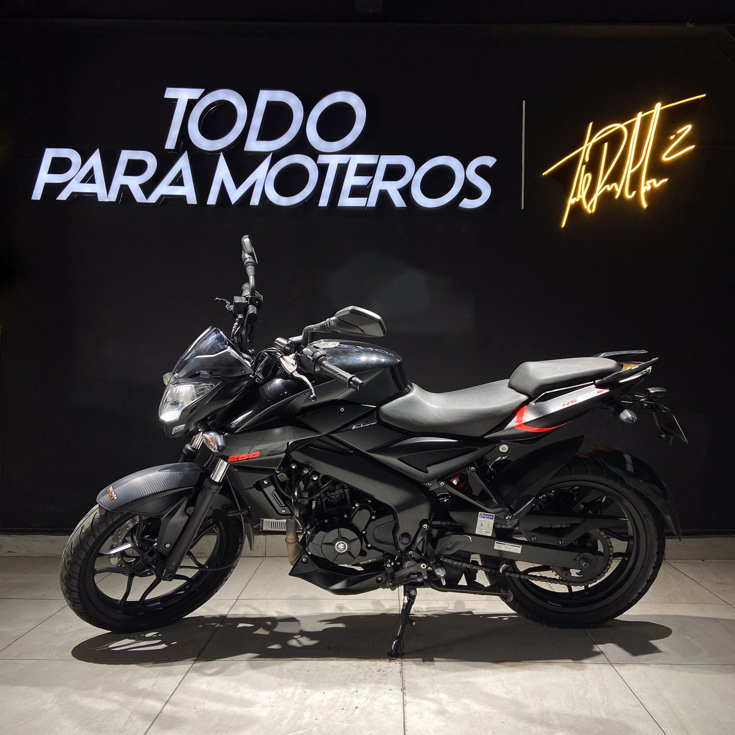 BAJAJ PULSAR NS 200 FI 2024