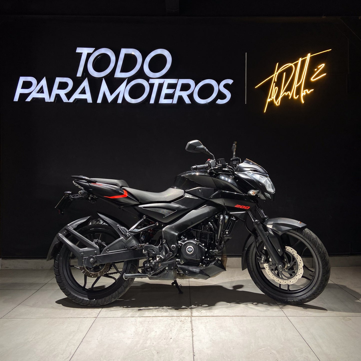 BAJAJ PULSAR NS 200 FI 2024