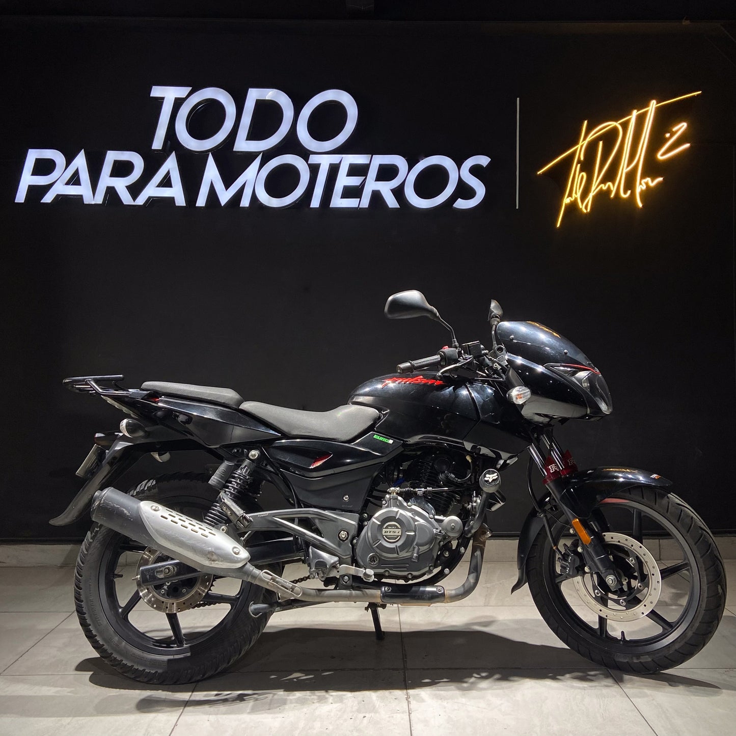 BAJAJ PULSAR 180 FI NEON 2022