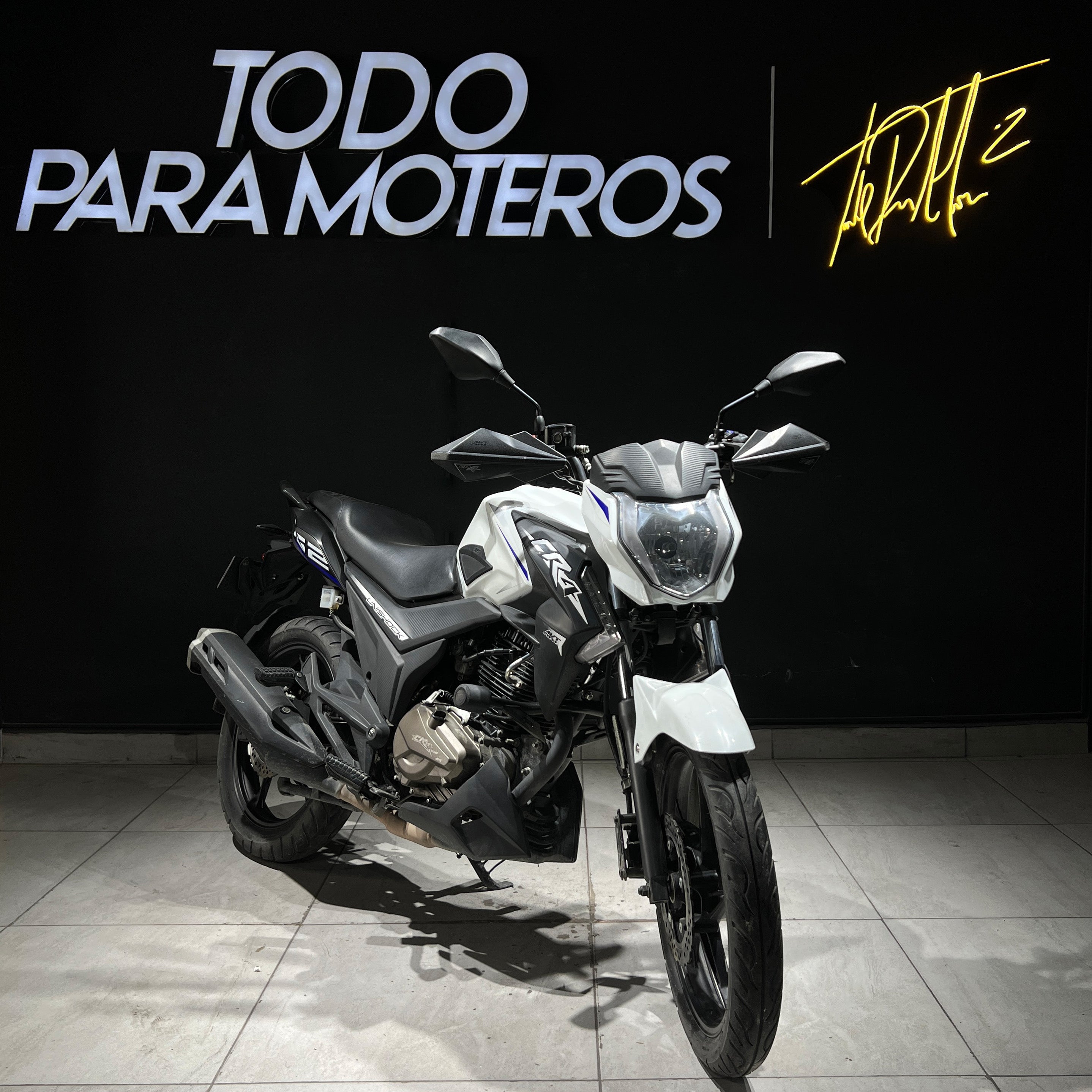 Eiii AKT – Todo Para Moteros
