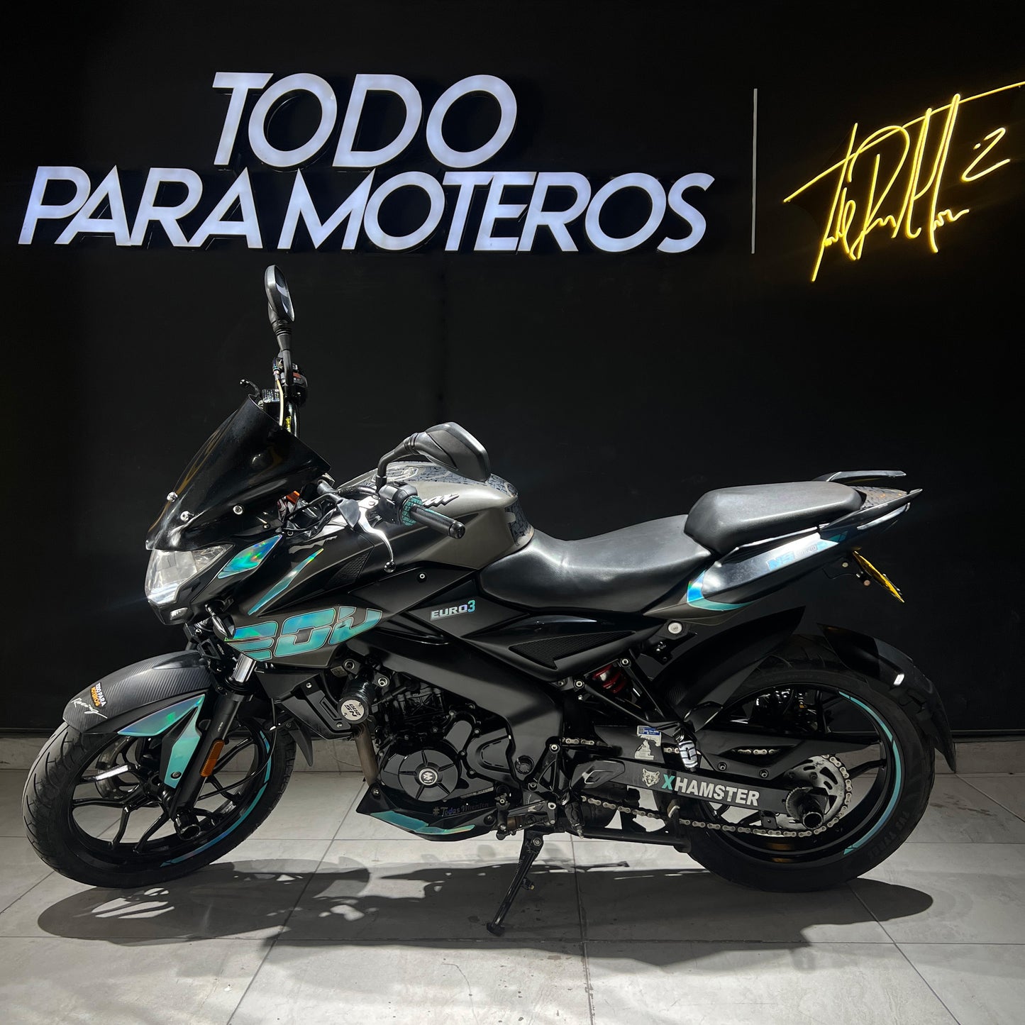 BAJAJ PULSAR NS 200 FI 2023