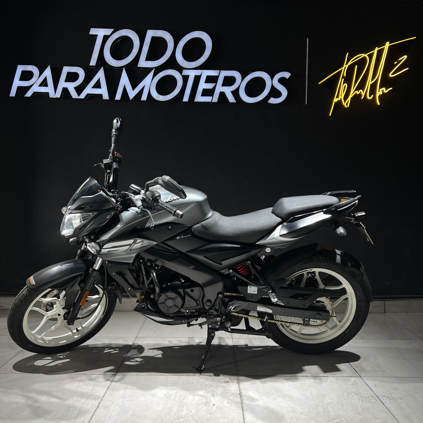 BAJAJ PULSAR NS160 FI 2022