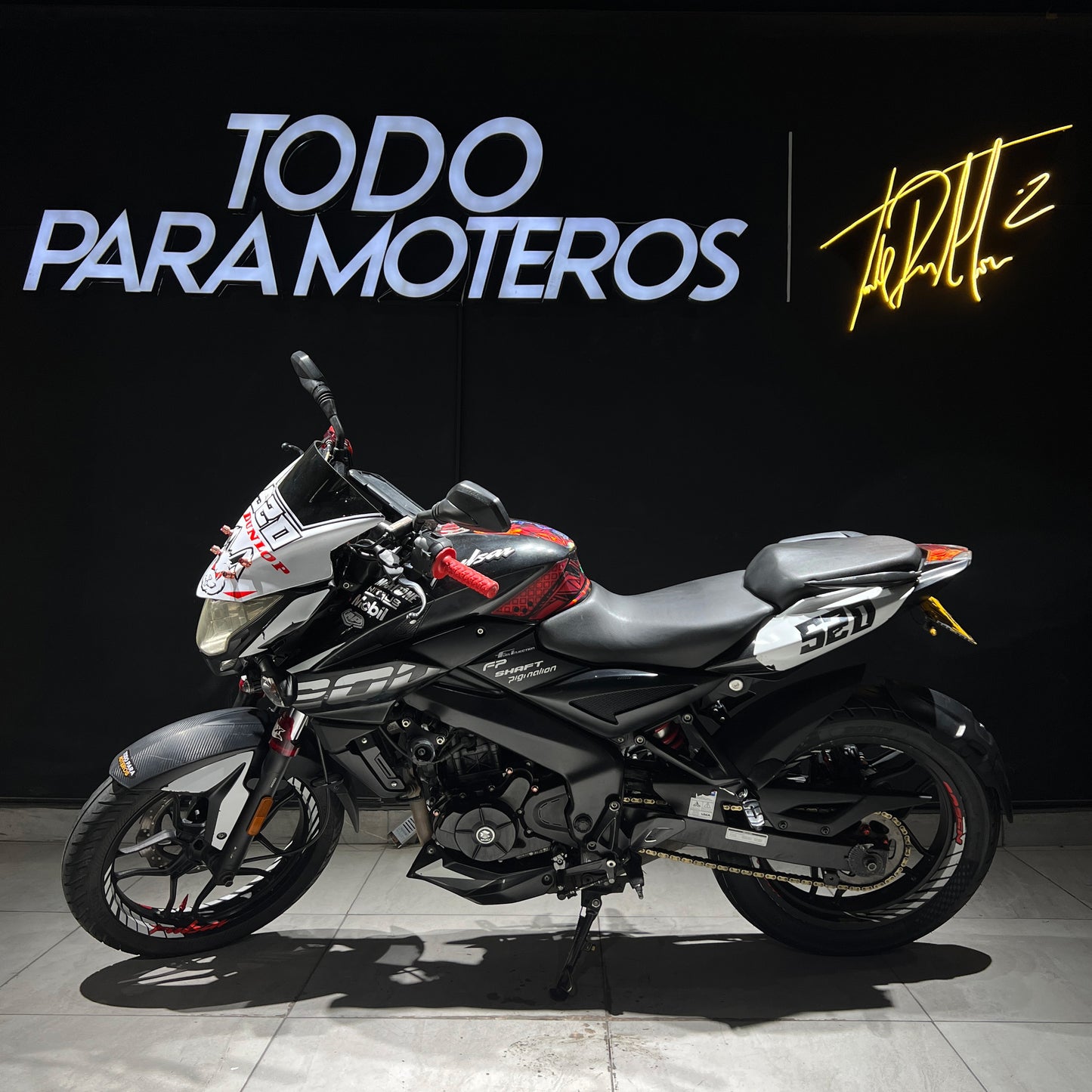 BAJAJ PULSAR NS 200 FI 2023