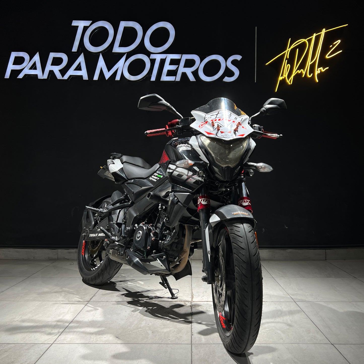 BAJAJ PULSAR NS 200 FI 2023